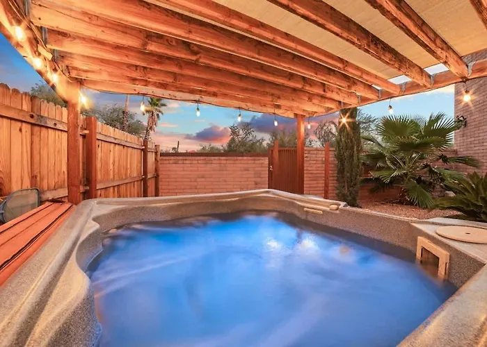 Modern Loft With Pool & Hot Tub-views Apartament