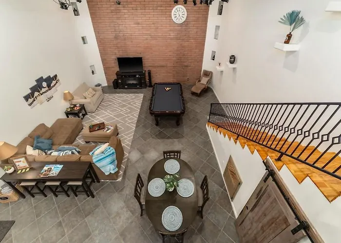 Modern Loft With Pool & Hot Tub-views Apartament *